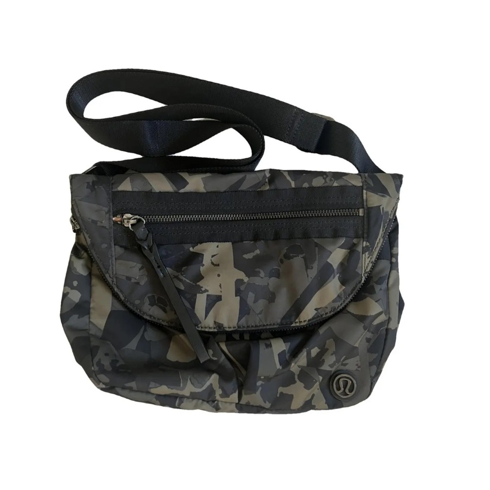 lululemon athletica Camouflage Crossbody Festival Bag